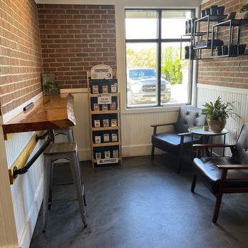 Bell the Cat - Cute vibe - Coffee & Tea Near Me - Belfast, Maine