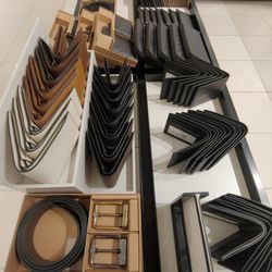Coach - Love how they organized the men's wallets
