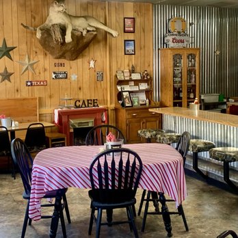 Pappy Gander - A look at the inside of the restaurant - Burgers Near Me - Merrill, Oregon Pappy Gander - A look at the inside of the restaurant - Burgers Near Me - Merrill, Oregon