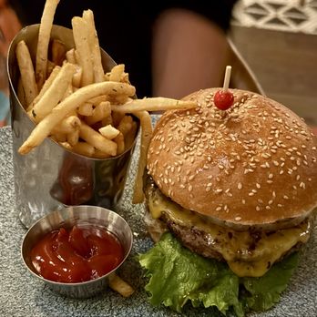 Lamplight Lounge - Charbroiled Cheddar Burger* - New American Near Me - Anaheim, California