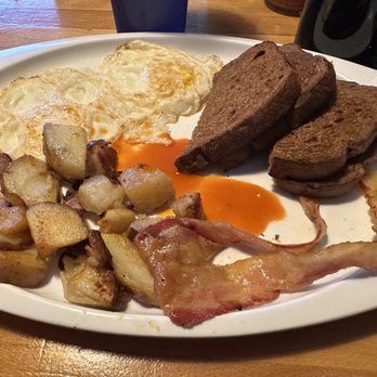Foxy's Cafe - Pizza Near Me - Treasure Island, Florida