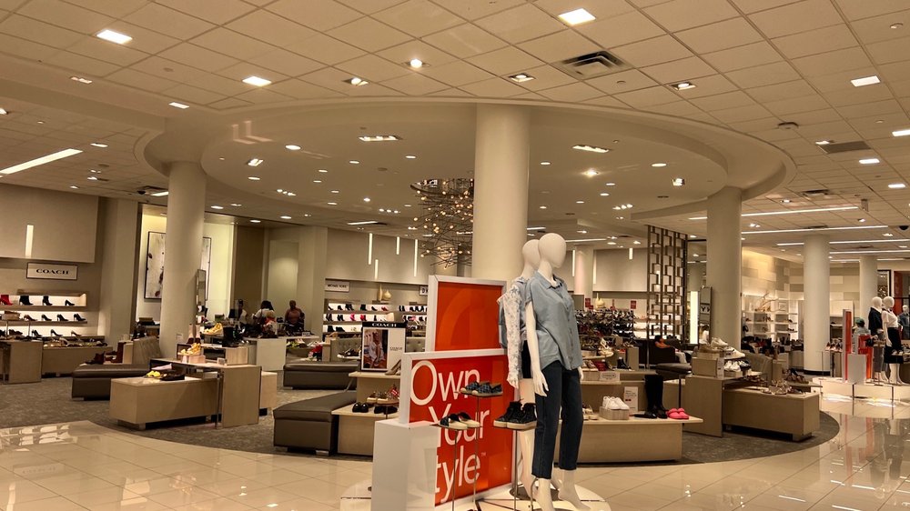 MACY’S Updated July 2024 94 Photos & 215 Reviews 1 Oakbrook Ctr