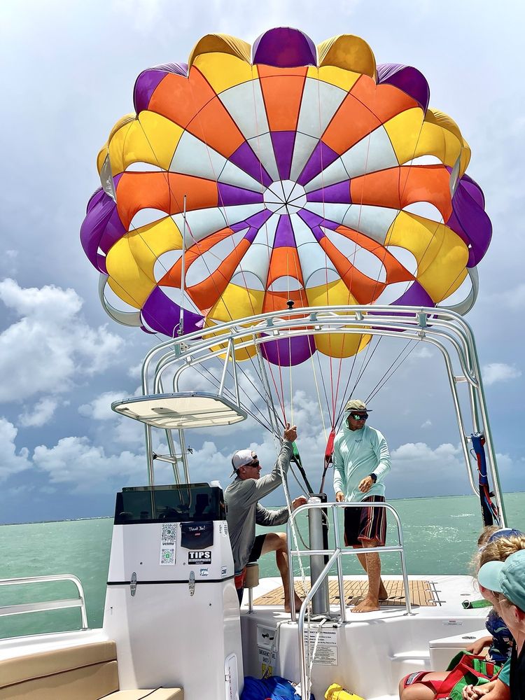 Chute 'Em Up Parasailing