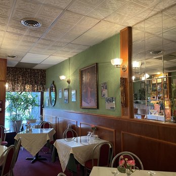 Thai Restaurant - dining area - Thai Near Me - Baltimore, Maryland