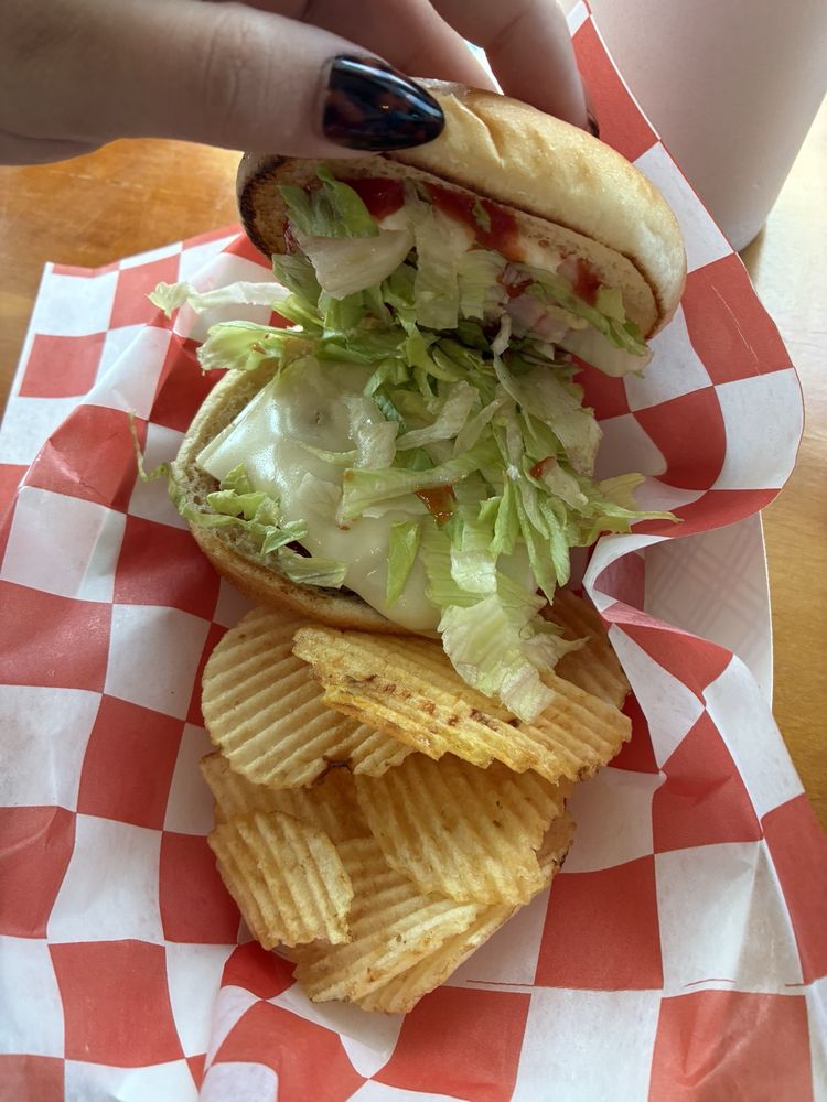 Hatteras Harbor Deli Logo