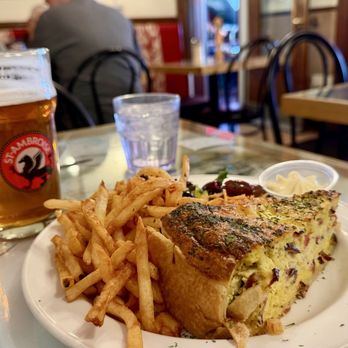 Café Krieghoff - Chefs Quiche $24 and IPA $10 - French Near Me - Quebec City, Quebec Café Krieghoff - Chefs Quiche $24 and IPA $10 - French Near Me - Quebec City, Quebec