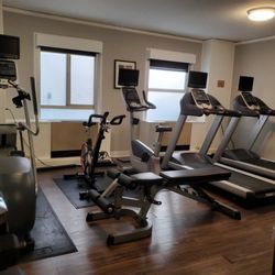 user provided Executive Hotel Pacific photo