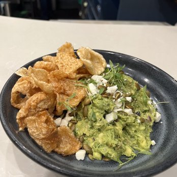 La Bodega Brewing - Guacamole con chicharron - Breweries Near Me - Whittier, California La Bodega Brewing - Guacamole con chicharron - Breweries Near Me - Whittier, California