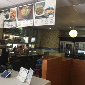 Beard Papa's - Whats inside a shop - Desserts Near Me - San Mateo, California