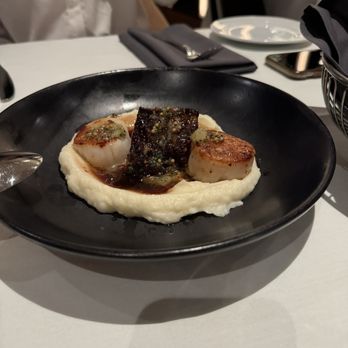 Mitchell's Ocean Club - Scallops, mashed potatoes, braised short ribs - Steakhouses Near Me - Columbus, Ohio Mitchell's Ocean Club - Scallops, mashed potatoes, braised short ribs - Steakhouses Near Me - Columbus, Ohio