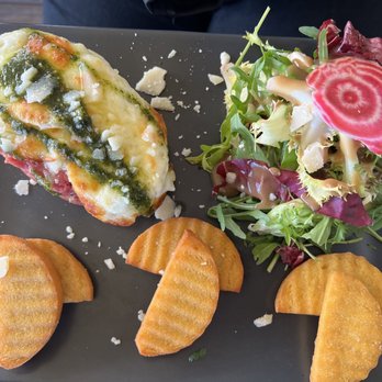 Chez Poulette a Cassis - Restaurants Near Me - Cassis, 13