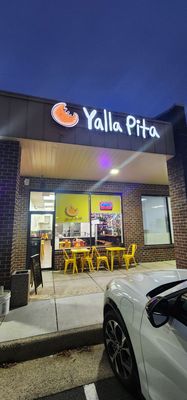 Yalla Pita by null