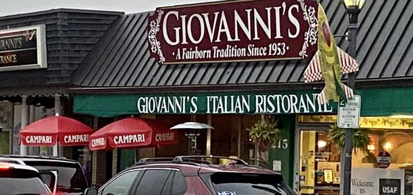 Giovanni's by null