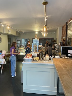 Almondine Bakery by null