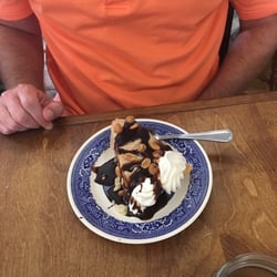 Goldie's Farmhouse - Peanut butter pie