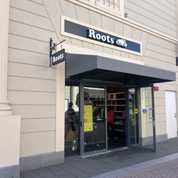 Roots - 9/17/26 FYI. Exterior. Entrance - Leather Goods Near Me - Richmond, British Columbia