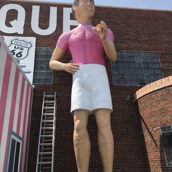 Pink Elephant Antique Mall - Antiques Near Me - Livingston, Illinois
