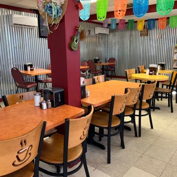 Castro's Cafe Restaurant - Dining area - Mexican Near Me - Victoria, Texas Castro's Cafe Restaurant - Dining area - Mexican Near Me - Victoria, Texas