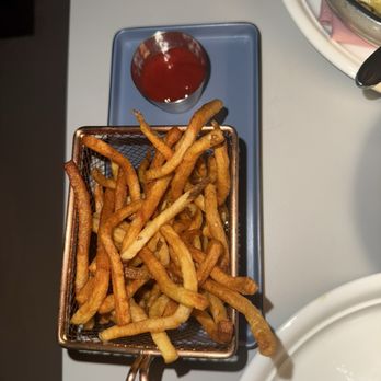 Cov - String fries - Seafood Near Me - Edgewater, New Jersey Cov - String fries - Seafood Near Me - Edgewater, New Jersey