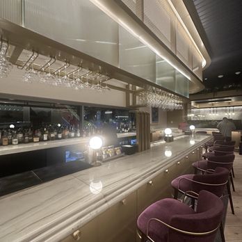 Sapphire Lounge - Bar - Airport Lounges Near Me - Phoenix, Arizona