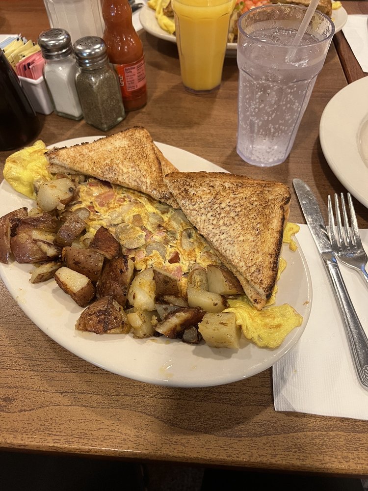 ANDYS BREAKFAST & LUNCH Updated 2024 56 Photos & 79 Reviews 30 Boston St, Lynn