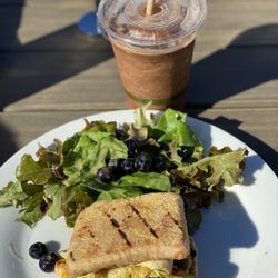 Pocono Organics - Breakfast sandwich