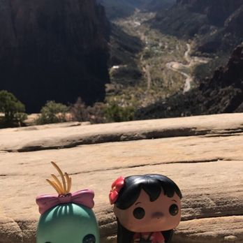Angel's Landing - Always good to have hiking buddies - Hiking Near Me - Springdale, Utah Angel's Landing - Always good to have hiking buddies - Hiking Near Me - Springdale, Utah
