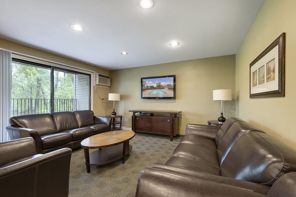 WILLOW POND Updated July 2024 16 Photos 11751 W Riv Hls Dr