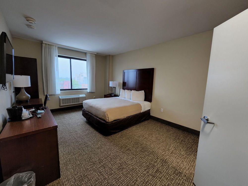 LOTUS BLU INN Updated September 2024 2315 39th Ave, Long Island, New York Hotels Yelp