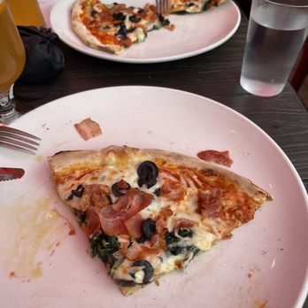 Il Focolaio - Some of their delicious pizza made in a brick oven. - Pizza Near Me - Montreal, Quebec