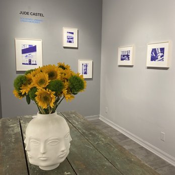 Le Spot St-Denis - Front of current exhibitions at Galerie Youn 5226 Boul Saint Laurent (coin Fairmount) www.galerieyoun.com - Florists Near Me - Montreal, Quebec Le Spot St-Denis - Front of current exhibitions at Galerie Youn 5226 Boul Saint Laurent (coin Fairmount) www.galerieyoun.com - Florists Near Me - Montreal, Quebec