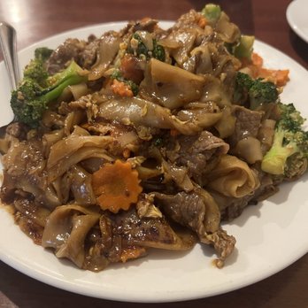Thai Chili - L VE Broccoli Noodles (Pad See Ew) with extra vegetables - Thai Near Me - Elk Grove, California Thai Chili - L VE Broccoli Noodles (Pad See Ew) with extra vegetables - Thai Near Me - Elk Grove, California