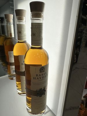 Harbor Market by null