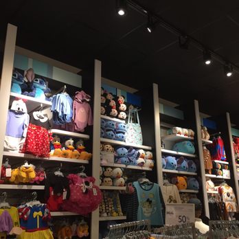 Disney Store - Outlet Stores Near Me - tulalip, Washington