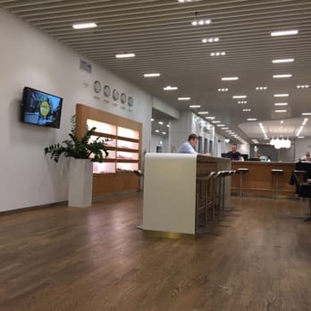 Lufthansa Senator Lounge - View into the lounge - Airport Lounges Near Me Lufthansa Senator Lounge - View into the lounge - Airport Lounges Near Me