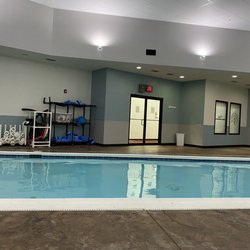 Gold's Gym - Pool and equipment