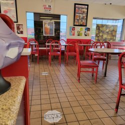 Bosa Donuts - Inside
