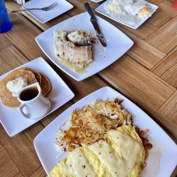 Darbi's Cafe - Omelettes #4 and #9, big portions! - American Near Me - Pinetop, Arizona Darbi's Cafe - Omelettes #4 and #9, big portions! - American Near Me - Pinetop, Arizona