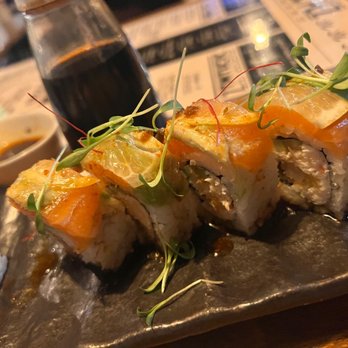 El Pez - LAURA'S ROLL: Salmon, Shrimp, Crab, Avocado, Cucumber, Lemon Slices, Chiles Toreados, Ponzu, Cilantro. - Sushi Bars Near Me - San Diego, California El Pez - LAURA'S ROLL: Salmon, Shrimp, Crab, Avocado, Cucumber, Lemon Slices, Chiles Toreados, Ponzu, Cilantro. - Sushi Bars Near Me - San Diego, California