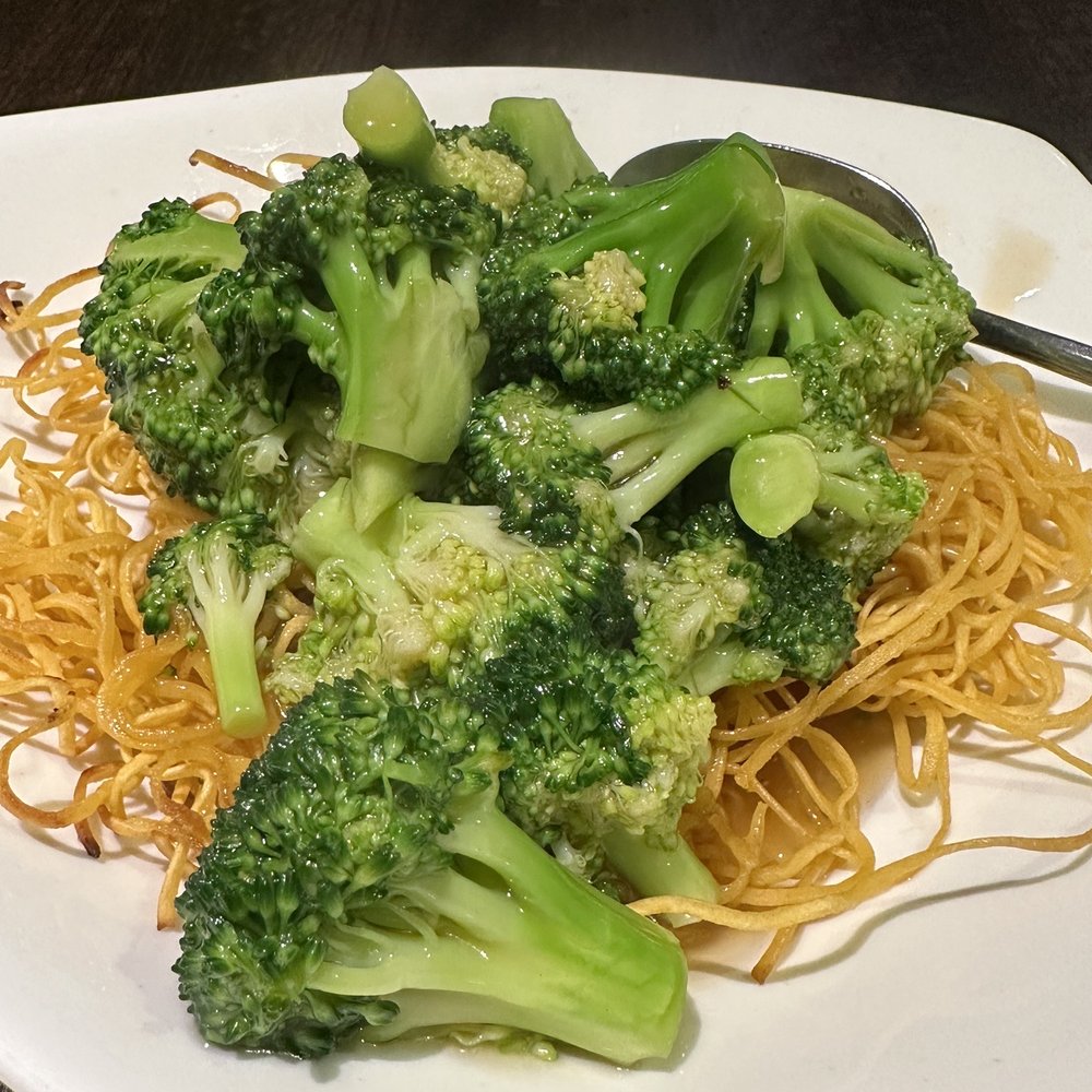 Kwok's Bistro - We special order the pan-fried noodles with just broccoli, which is our favorite vegetarian dish! - Chinese Near Me - Reno, Nevada Kwok's Bistro - We special order the pan-fried noodles with just broccoli, which is our favorite vegetarian dish! - Chinese Near Me - Reno, Nevada