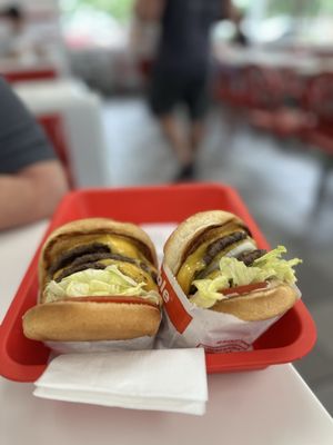 In-N-Out Burger by null
