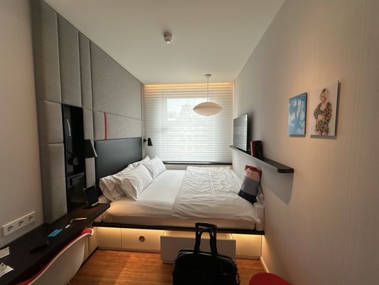 citizenM Copenhagen Radhuspladsen by null