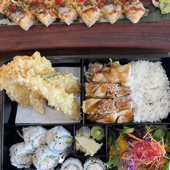 Ato Sushi Bar Kitchen - Lunch special chicken bento box, chopped scallop oshi - Japanese Near Me - Surrey, British Columbia