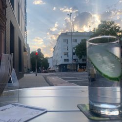 Auch leckeren Gin Tonic zu einem wirklich günstigen Preise gibt es hier
