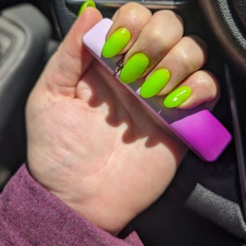 Holly Nails & Spa - nails by Ivy - Nail Salons Near Me - Riverside, California