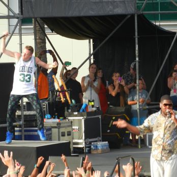 Kaka'ako Waterfront Park - Macklemore bouncing around (left), Ray Dalton singing with microphone in hand (right). - Parks Near Me - Honolulu, Hawaii Kaka'ako Waterfront Park - Macklemore bouncing around (left), Ray Dalton singing with microphone in hand (right). - Parks Near Me - Honolulu, Hawaii