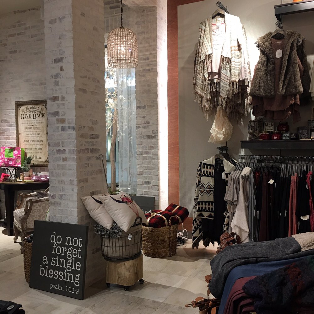 Altar'd State Lynnhaven Mall - Women's Clothing Near Me - Virginia Beach, Virginia