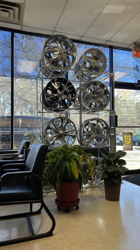 CANADA TIRE COMPANY Updated September 2024 15 Reviews 2965