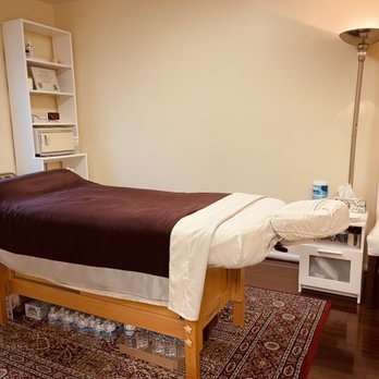 YZ Acupuncture & Massage - Massage therapy room - Massage Therapy Near Me - Fairfax, Virginia YZ Acupuncture & Massage - Massage therapy room - Massage Therapy Near Me - Fairfax, Virginia