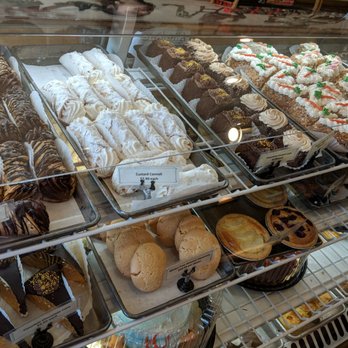 Hillcrest Bakery - Bakeries Near Me - Bothell, Washington